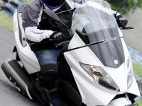 OZ menjajal  skutik gambot Zafferano hingga limit kemiringan