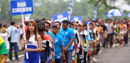 defile kontingen sebelum proses pembukaan BK PORDA Jabar XII