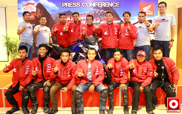 12 Rider bersama PT AHM dan PT DAM dalam acara Press Confrence di Raja Sunda Bekasi