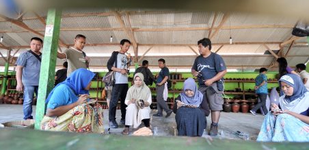 Mengunjungi Sentra Gerabah 