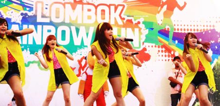 Girlband Cherrybelle dihadirkan untuk menyemarakkan launching Vario 110 PGM FI