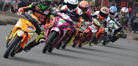 Perebutan posisi pertama dikelas Bebek 125cc 4T TU - Open