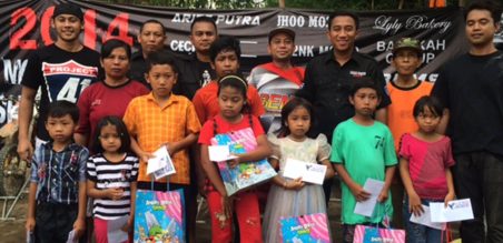 Bakti Sosial bagi masyarakat sekitar yang kurang mampu