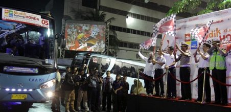Sejak 2010, AHM telah mempelopori pengangkutan sepeda motor pemudik menggunakan truk dan mengantarkan pemudik dengan bus ke kampung halamannya untuk memberikan keamanan dan kenyamanan bagi konsumen setia Honda.