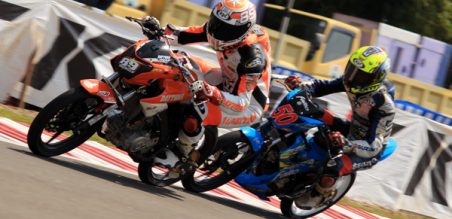 Yamaha V-Ixion Hendra Resbule bertarung dengan Satria Fu milik Rafid Topan
