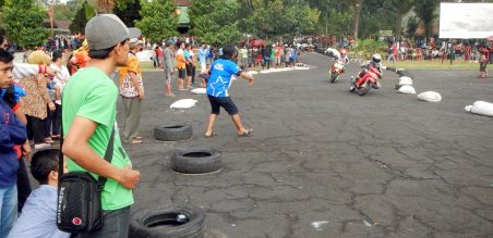 Kejurda Roadrace seri 4 secaba, Jember. Aspal sirkuit tidak layak.