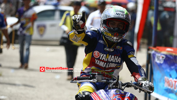 Tommy Richard Orlando dari team yamaha Suhandi Padang 8 NHK racing juara MP 3 dan MP 4 region Sumatra