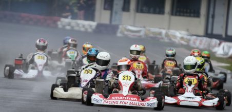 Junior Max berebut keluar R 1