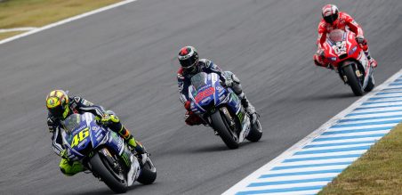 Pembalap Movistar Yamaha Valentino Rossi dan rekan satu tim Marquez yakni Dani Pedrosa sama mengantongi poin yang sama