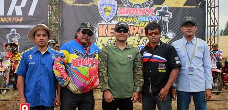 Dadang Ruhayatna, Iwan Setiawan, Nuke diapit juri lomba