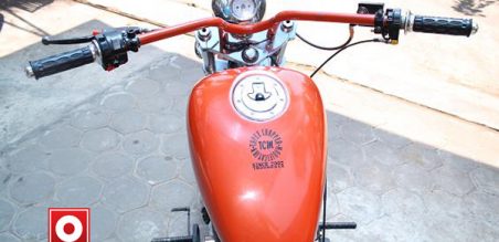 Ciri khasnya di stang lebih lebar,tangki handmade