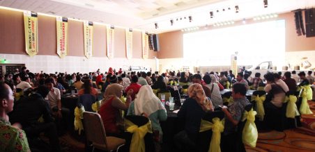 Puncak acara, undangan yang hadir ada hadiah menarik Emas buat konsumen yang melakukan SPK di tempat acara.