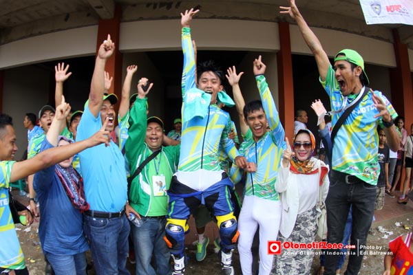 luapan kegembiraan team