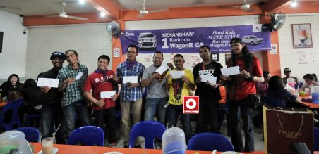 Empat pasangan pemenang lomba makan roti cobra