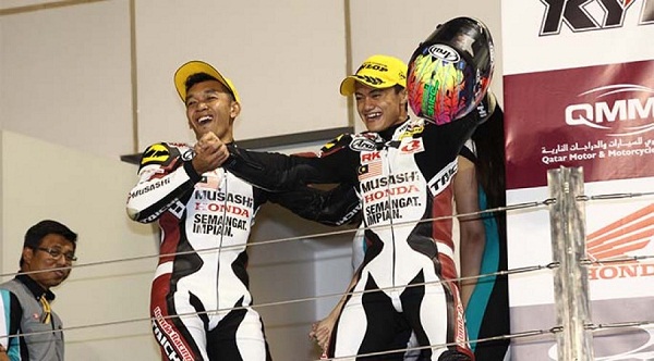 Berkat team order Zamri Baba (kiri), Zaqwan menjadi juara asia kelas Supersport 600cc