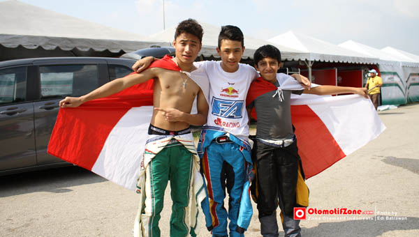 Bersama juara Micro Max dan Senior Max asal Indonesia