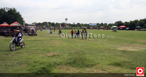 tempat latihan dan setting motor sebelum race terhampar luas