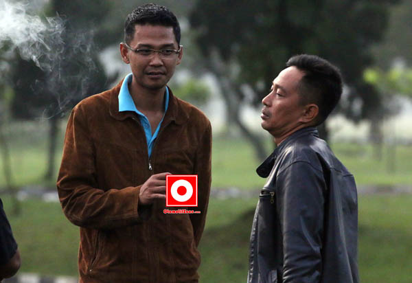 H Rio Teguh Pribadi ketua Pengprov IMI Jabar berbincang dengan Mayor Lek. Arisandi Kasie Disops Lanud Sulaiman