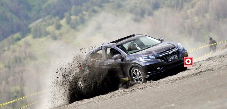 Honda HR-V 1.8L Taklukkan Pasir Berbisik Gunung Bromo