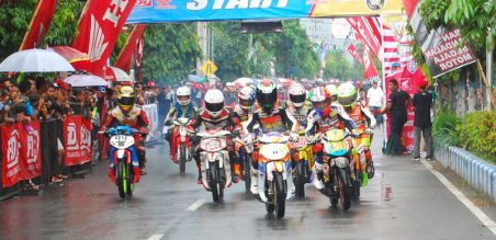 Hujan menyelimuti Jl. Mastrip dan Jl. Abdul Rahmansaleh kota Madiun