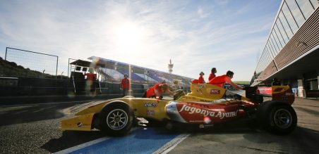 Pebalap Indonesia, Sean Gelael turun berlaga di  Kejuaraan World Series by Renault