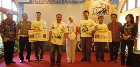 Castrol Ajak Pelajar Bangga Pake Helm