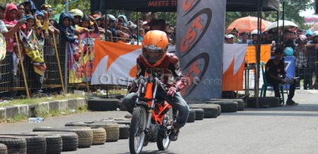 Ayip Rosidi dari Karawang