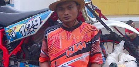Irwin Sumaryo selaku Ketua Penyelenggara ajang Kejuaraan daerah Grasstrack Banten 2015 Seri 1