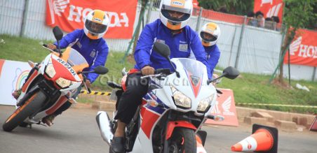 Kesempatan‎ untuk merasakan langsung kehebatan performa motor sport Honda