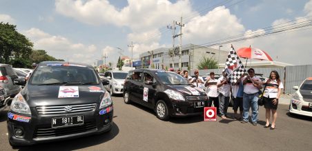 Peserta Jambore Nasiona Ertiga Mania yang pertama diberangkatkan dari UMC A Yani, Surabaya