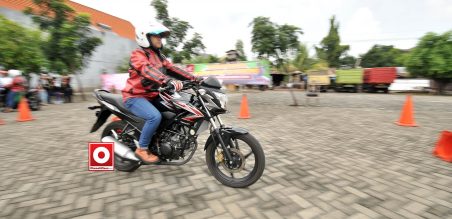 Praktik langsung tentang Safety Riding