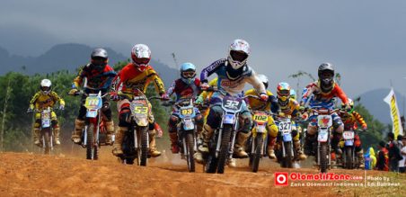 Norifumi JMR Segitiga Baja Grasstrack Open 2015 