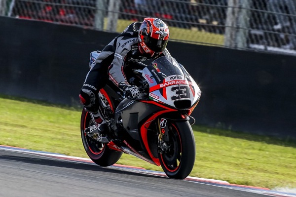 Marco Melandri, tertinggal hampir satu menit di Argentina.