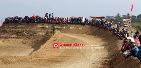 Berjubelnya penonton kurang nyaman bagi pembalap