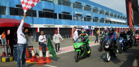 Bambang Asmarabudi lepas bendera start 