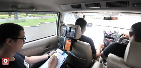 NSERT saat menyelesaikan trayek 2 Kejurda Time Rally seri 2