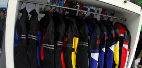 Jas Hujan produk NHK, melengkapi kebutuhan  Bikers