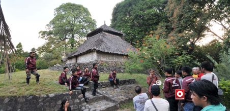 Smart Riders saat mengunjungi Masjid tertua dan pertama di Lombok