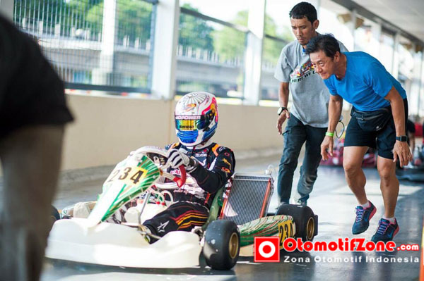 Senna SN mendapat pemeriksaan dari mekanik