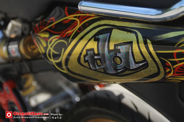 Motif foil gold dari Sorta Airbrush