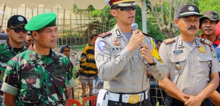 Kiri Kapten Int. Dasya, Tengah Andi Basorahman Sh,S.Ik, M.Si, Kanan Wakapolsek akp. Marwoto