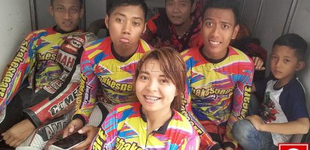Bersama pembalap cowok lainnya