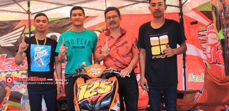 Andi Mappanyuki bersama crew dan Ayah