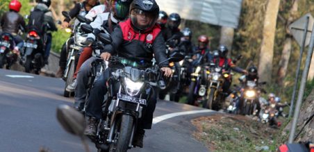 anggota klub motor Honda, pengguna aktif kartu AlwaysHonda, dan konsumen Honda yang terpilih