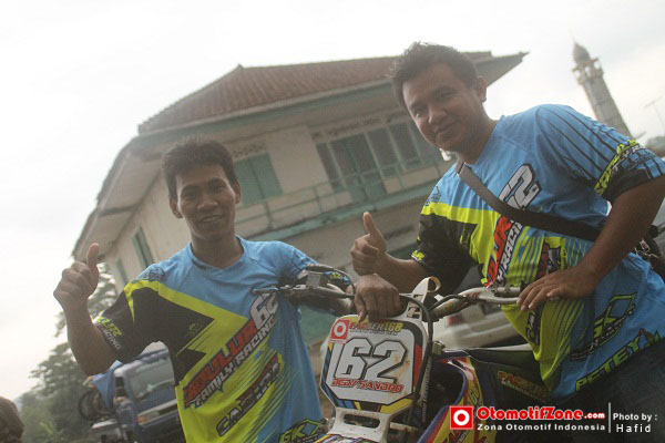 Dedy Sandro dan Taufik, sama-sama jadi pemacu semangat.
