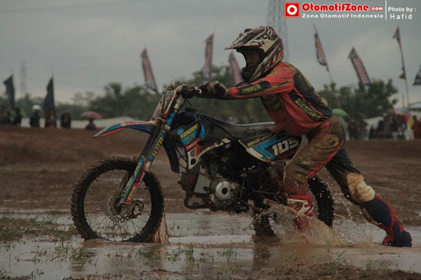 Rizky alami truble dan finish di pos 9 moto2 kelas 130cc. Ini yang bikin point rapat