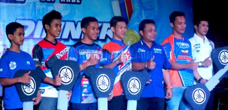 Para juara umum YCR 1 sampai YCR 6 mejeng bareng Pak Supriyanto