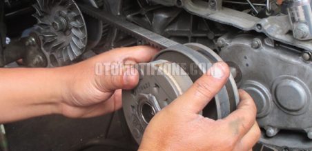Rumah kopling sudah bisa dilepas dan v-belt sudah bisa diambil