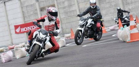 Komunitas CB 150R praktik langsung di sirkuit mengikuti racing line  pembalap