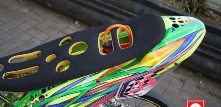 jok tipis ciri khas motor dragbike